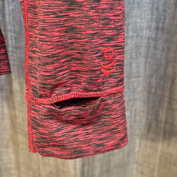 Cuddl Duds Women's Flex Fit Long Sleeve Top SZ Large Wine Thumb Holes - Picture 2 of 9